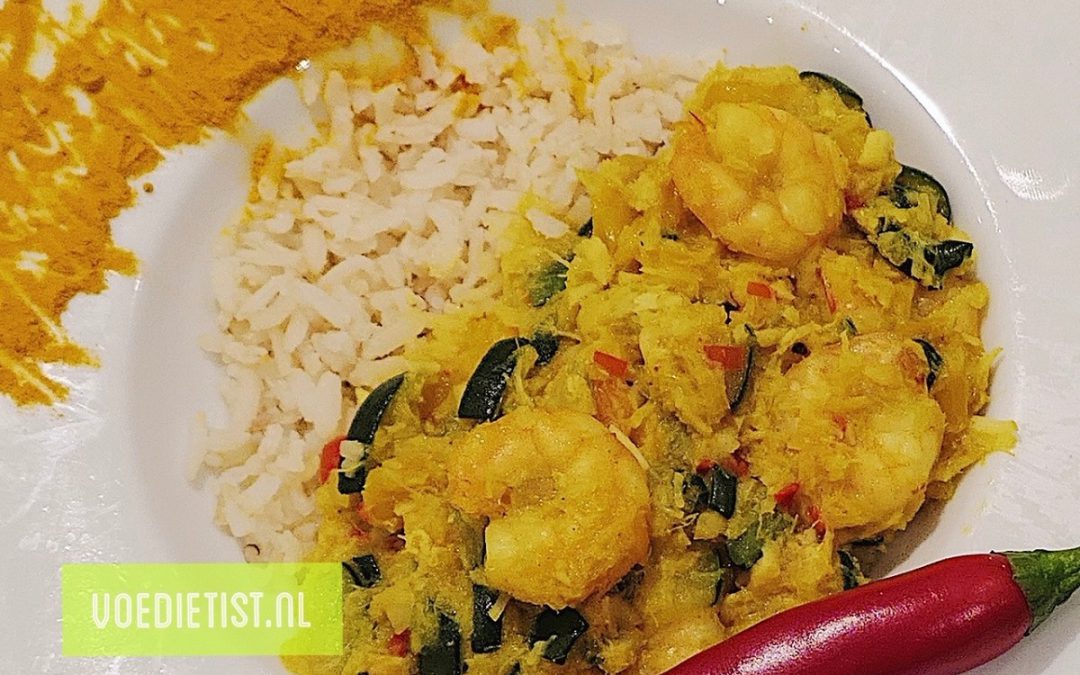 Recept: Thaise curry met vis en garnalen