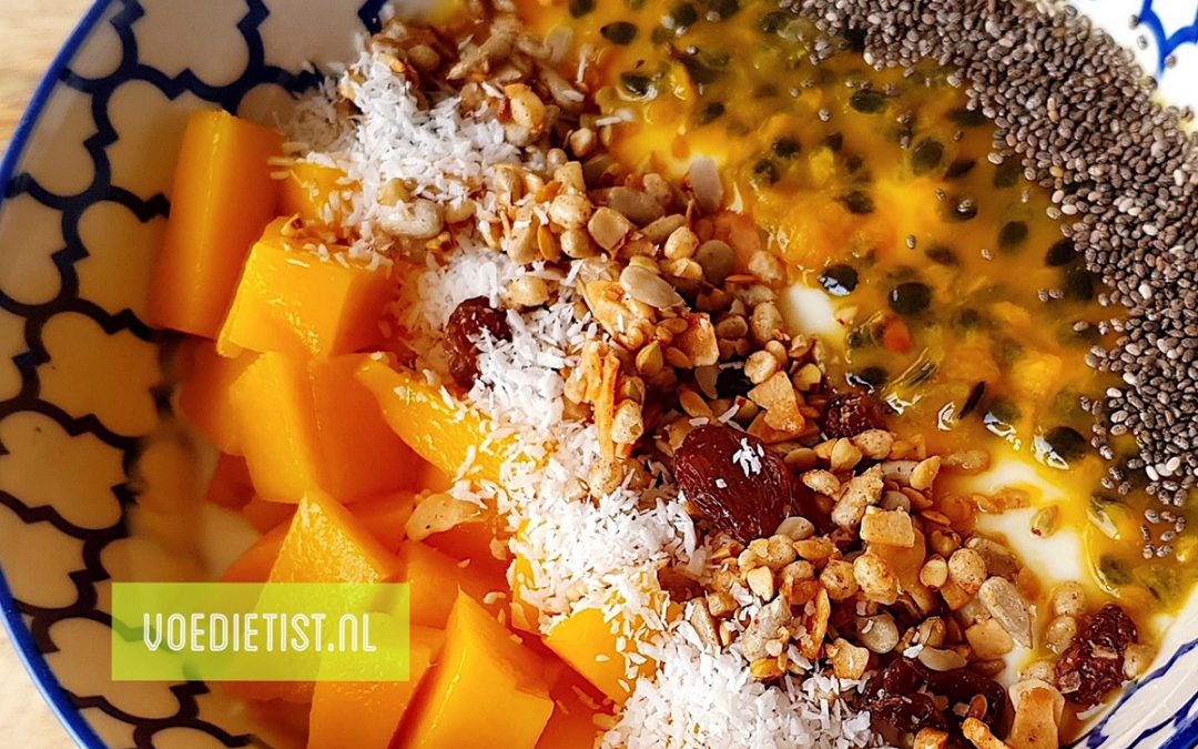 Recept: Tropisch ontbijt met Griekse yoghurt en chiazaad