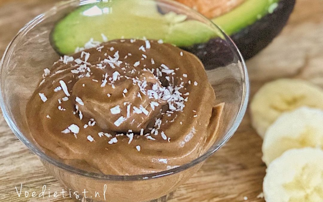 Recept: Avocado-chocolade mousse met banaan