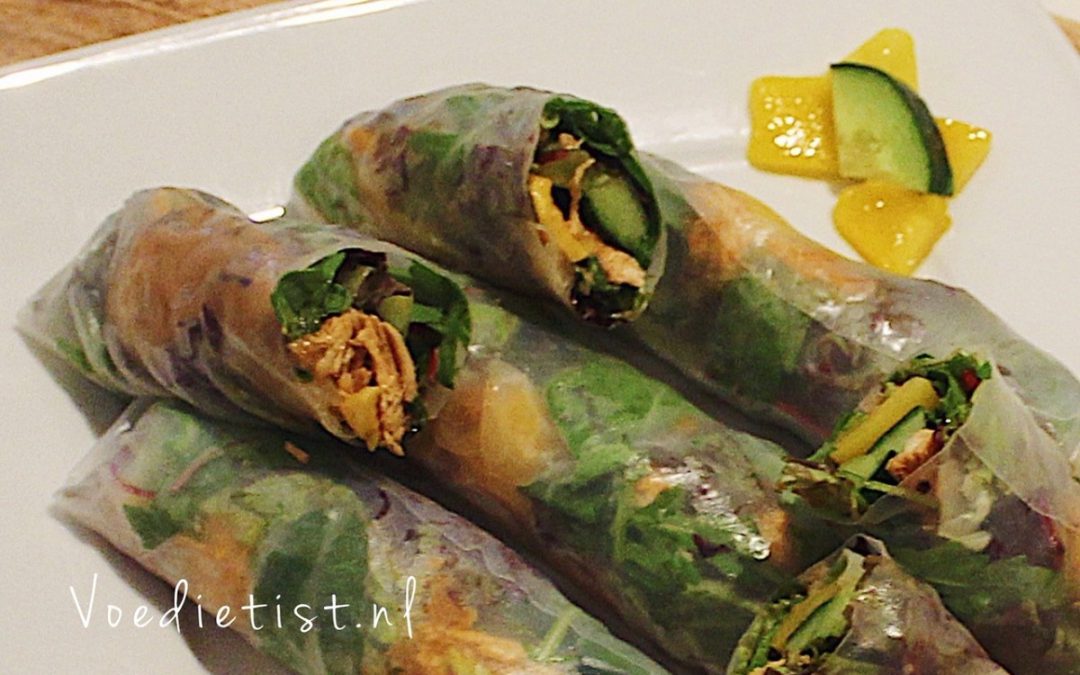 Recept: Verse springrolls met pulled chicken en mango