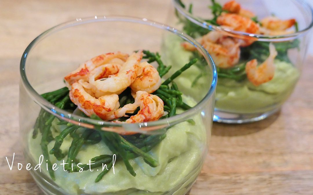 Recept: Rivierkreeftjes met zeekraal en avocadocrème