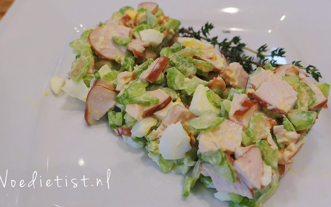 Recept: Zelfgemaakte kipsalade met bleekselderij